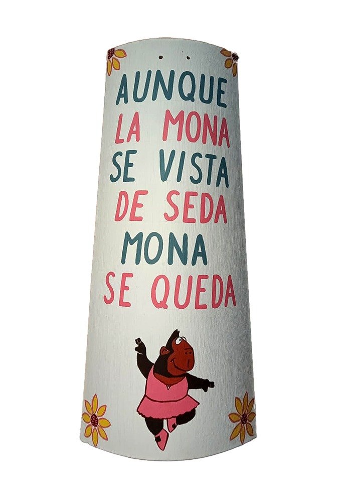 Aunque la mona se vista de seda mona se queda